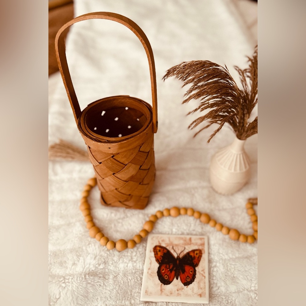✨Vintage Reed Bentwood Wine Basket Wine Holder Handwoven Tan Basket Boho 70s✨